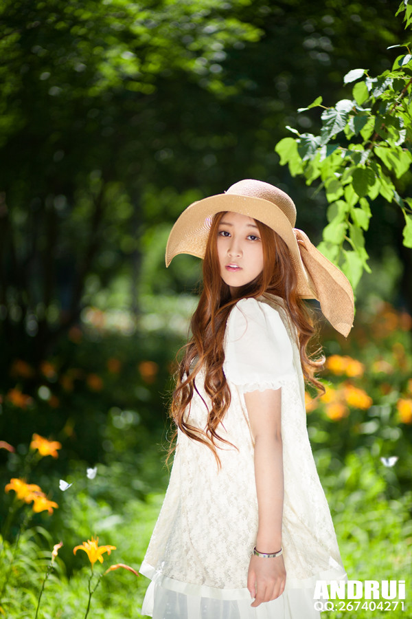 清纯养眼美女阳光迷人写真