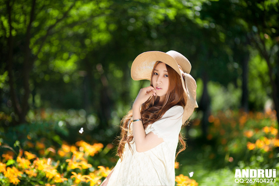 清纯养眼美女阳光迷人写真