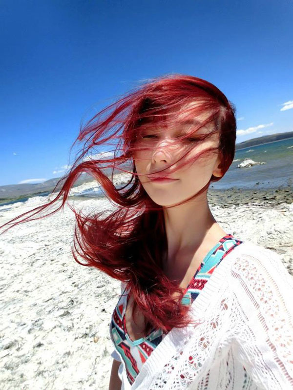 美女模特李凡莫诺湖迷人写真