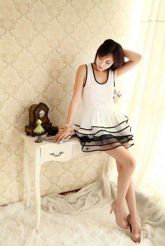 人气美女模特傅美美闺房迷人写真