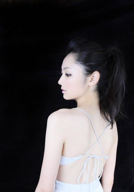 日本混血美女林丹丹写真