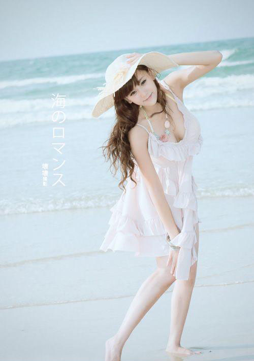 海边迷人的美眉