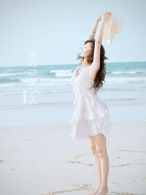 海边迷人的美眉