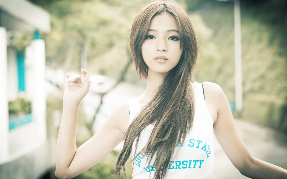 巨乳尤物性感迷人唯美写真