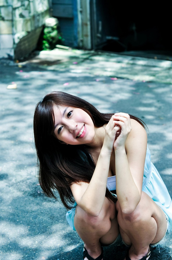 清纯美女户外迷人唯美写真