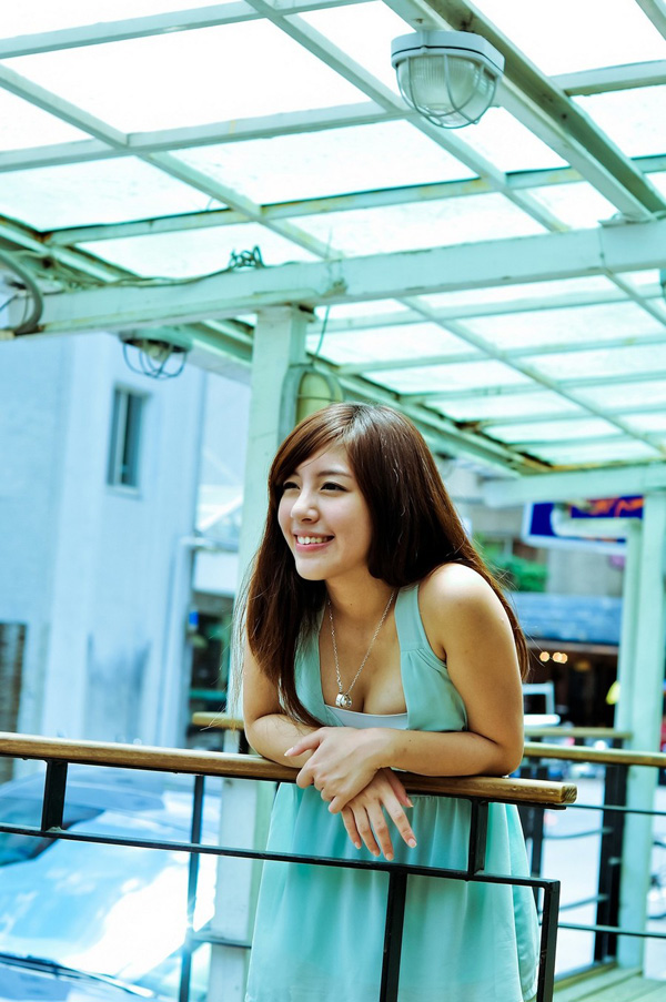 清纯美女户外迷人唯美写真