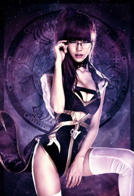 宅男女神叶梓萱扮处女座卡牌