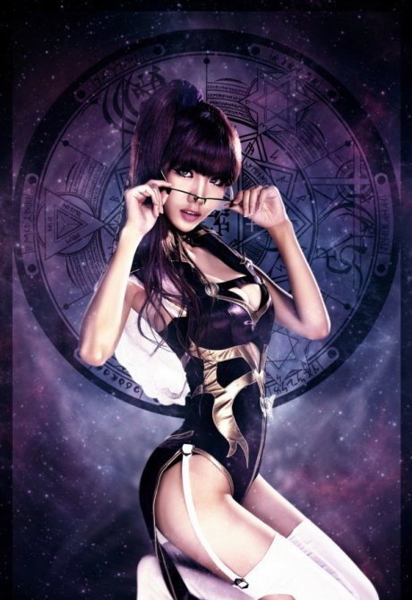 宅男女神叶梓萱扮处女座卡牌