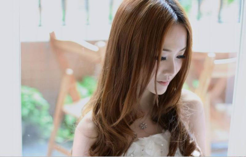 极品美女新年婚纱照