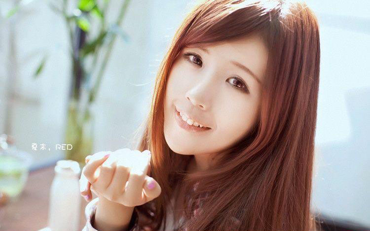 格子衫美眉清纯生活照