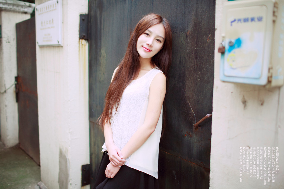 气质美女外拍清纯迷人写真