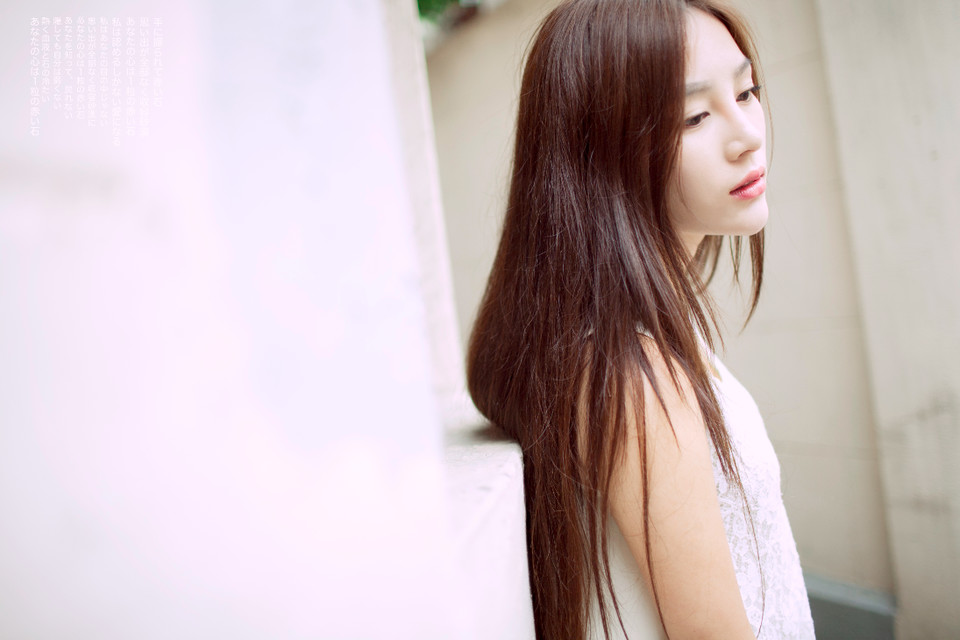 气质美女外拍清纯迷人写真