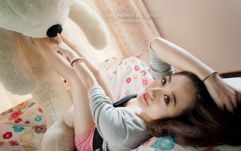 邻家甜美可爱女孩周末私房迷人写真