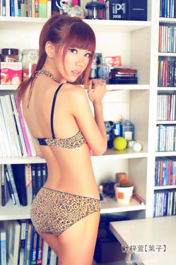 showgirl叶梓萱性感妩媚写真