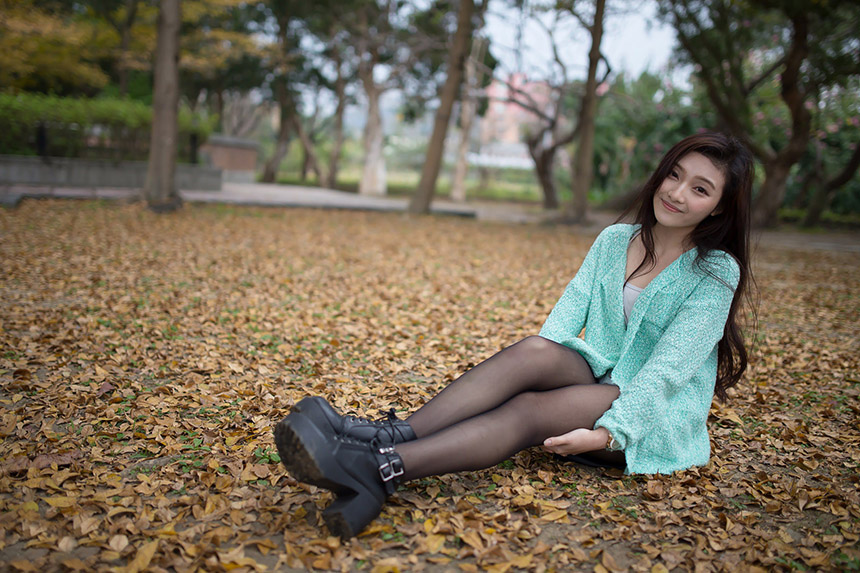 清新长发mm户外公园写真