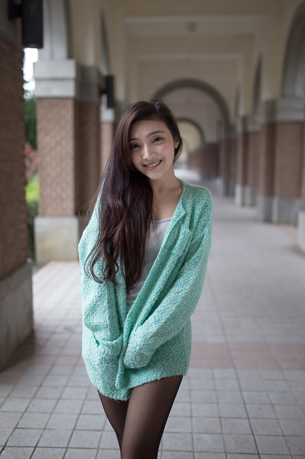 清新长发mm户外公园写真