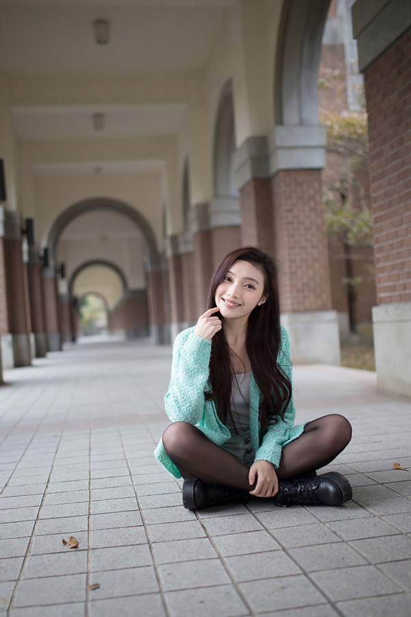 清新长发mm户外公园写真