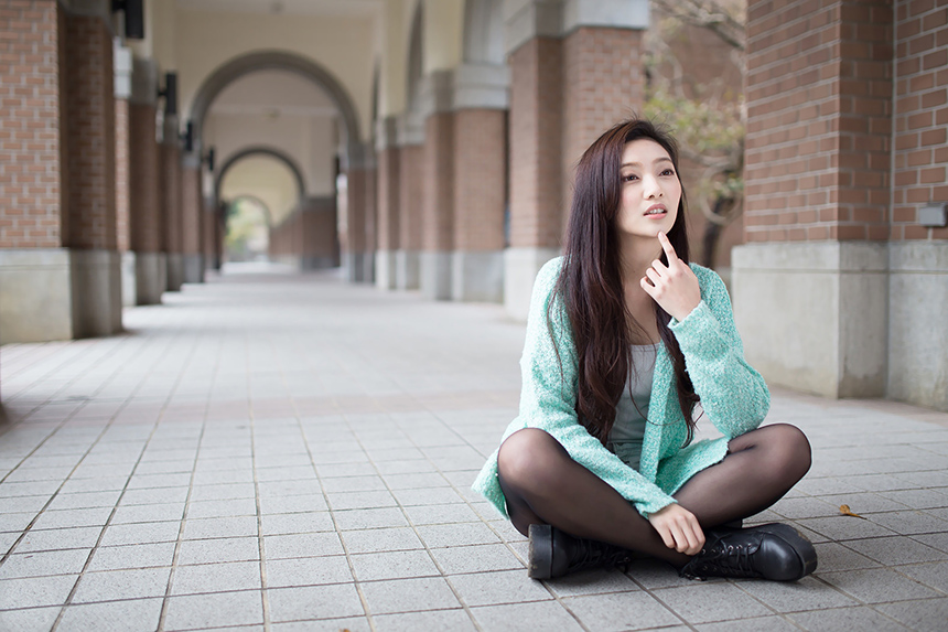 清新长发mm户外公园写真