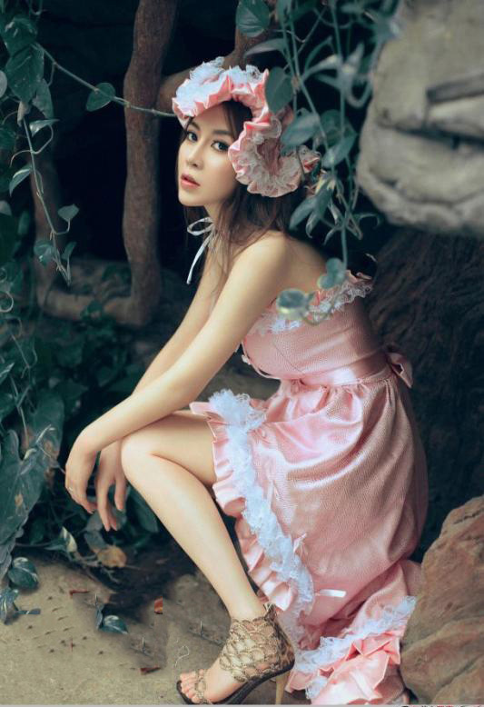 江伊涵《萝莉物语》清纯写真