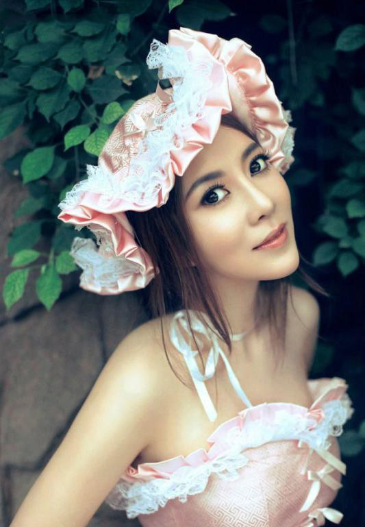 江伊涵《萝莉物语》清纯写真