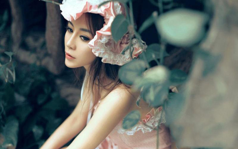 江伊涵《萝莉物语》清纯写真