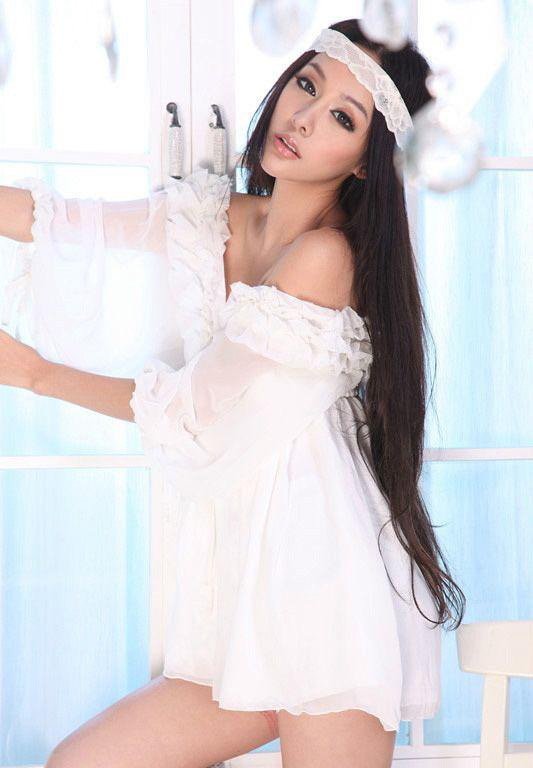 平面美女模特曾可可香肩滑落迷死人