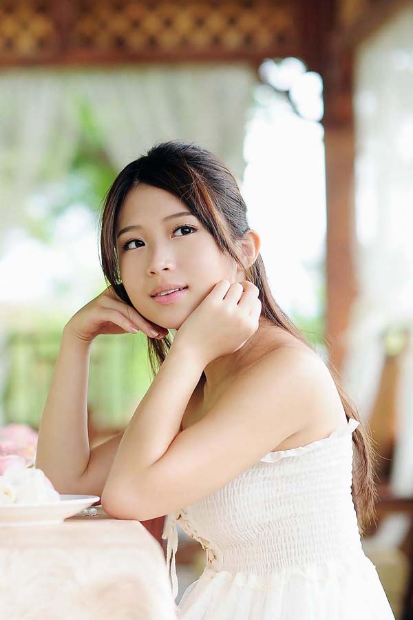 飘逸长发小清新MM校园写真