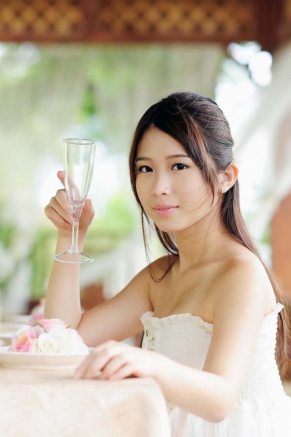 飘逸长发小清新MM校园写真