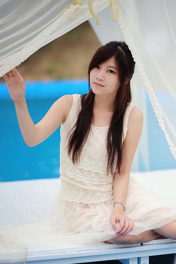 飘逸长发小清新MM校园写真