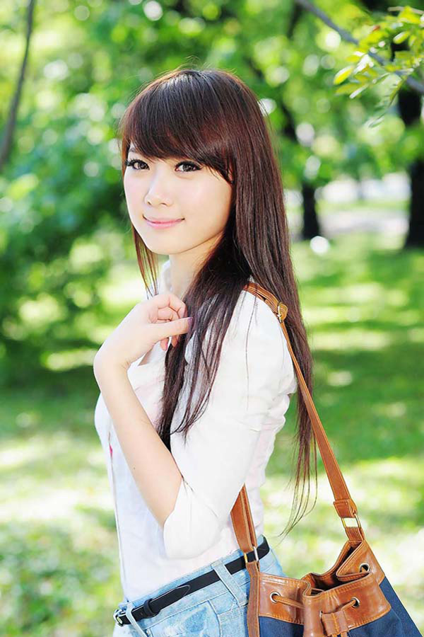 飘逸长发小清新MM校园写真