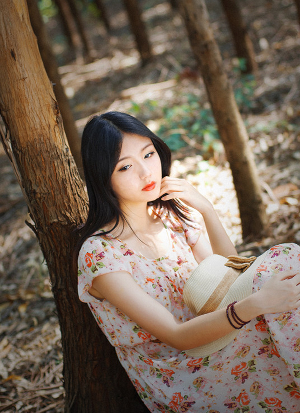 丛林深处的美女