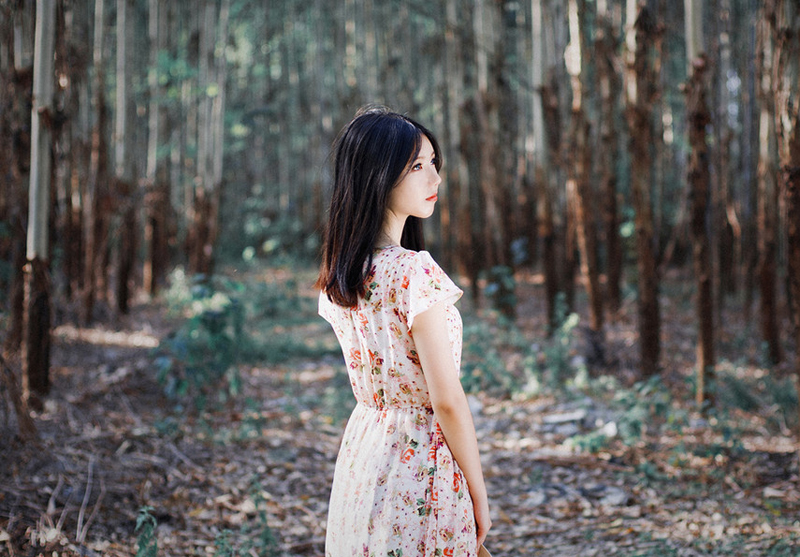 丛林深处的美女