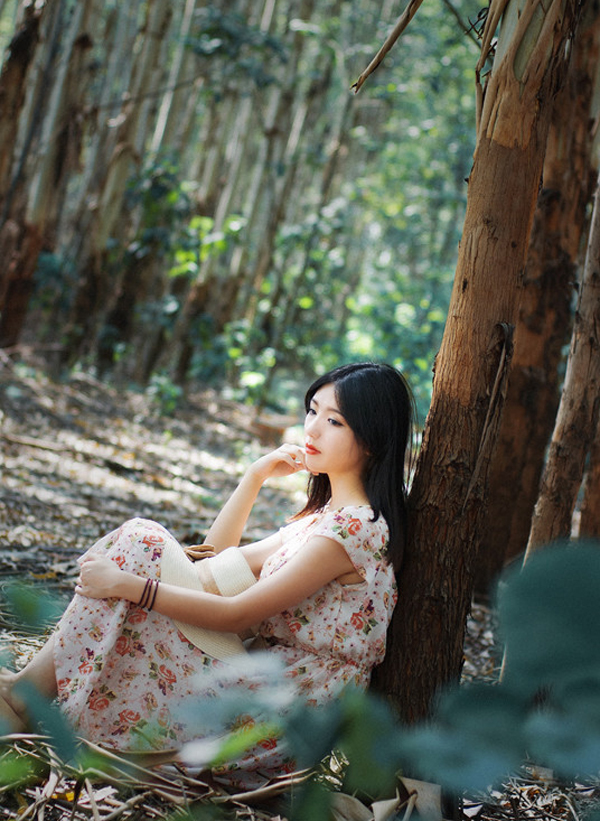 丛林深处的美女