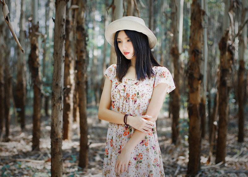 丛林深处的美女