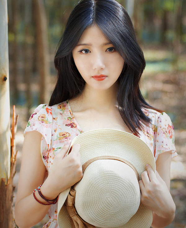 丛林深处的美女