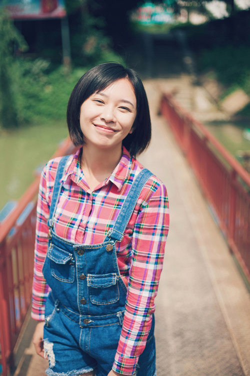 清纯校花夏日午后的唯美笑容