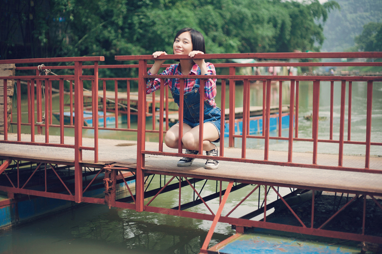 清纯校花夏日午后的唯美笑容