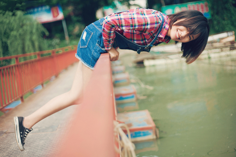 清纯校花夏日午后的唯美笑容