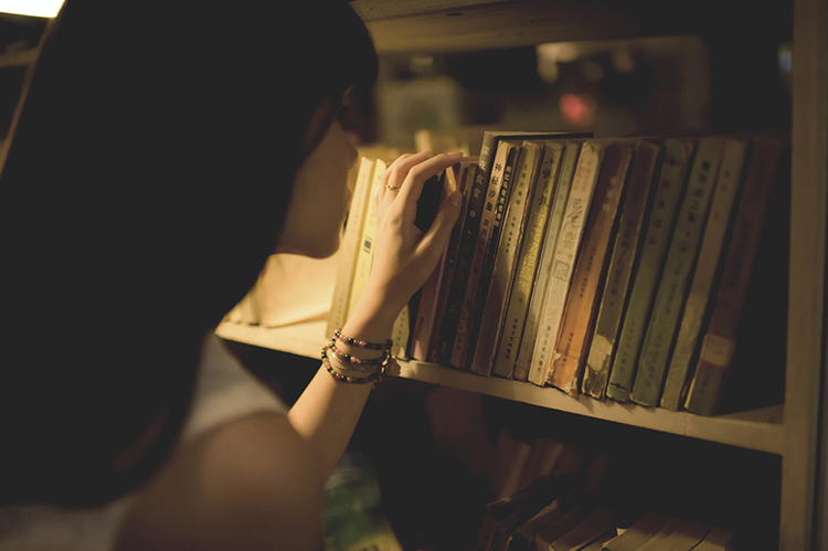 清纯少女寻觅中的回忆