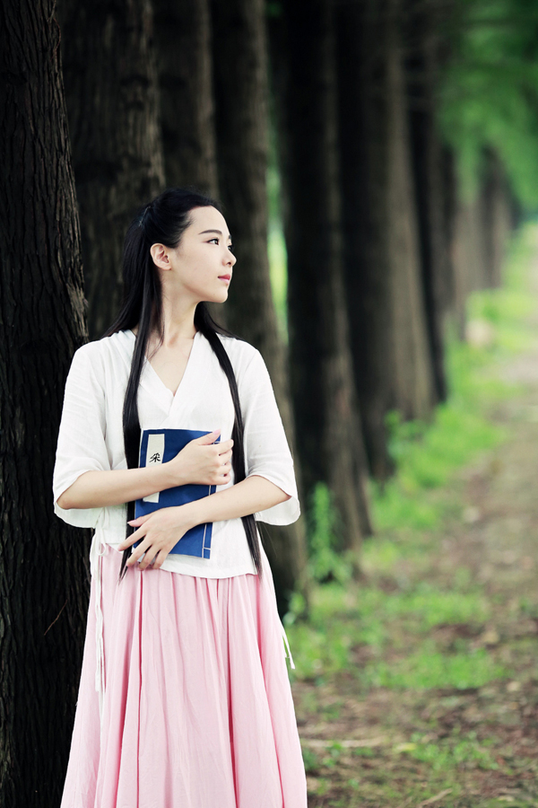 气质美女长裙唯美写真