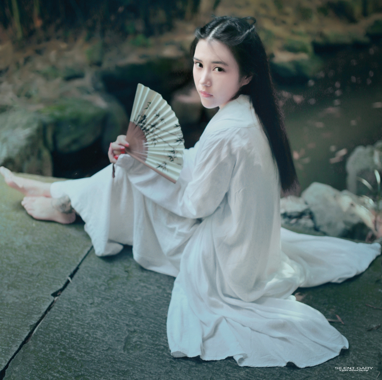 唯美少女的竹林里的秘密