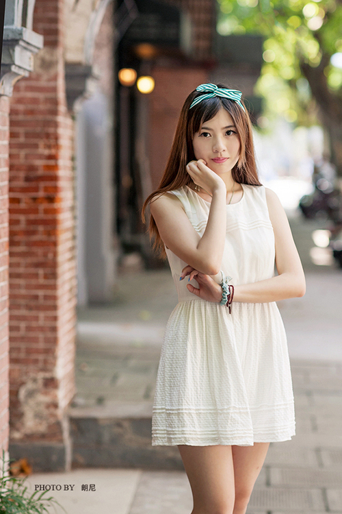 邻家少女不小心的唯美邂逅