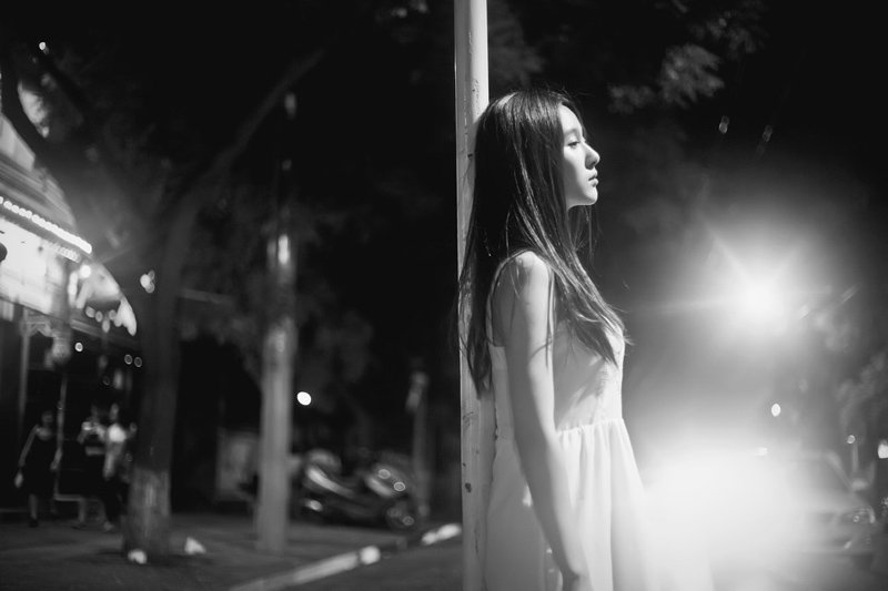 气质美女黑白唯美写真