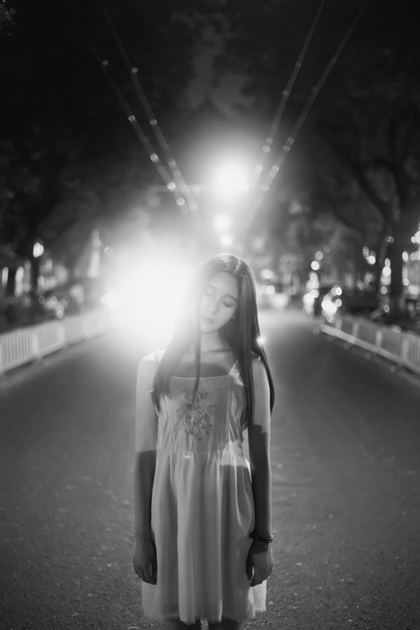 气质美女黑白唯美写真