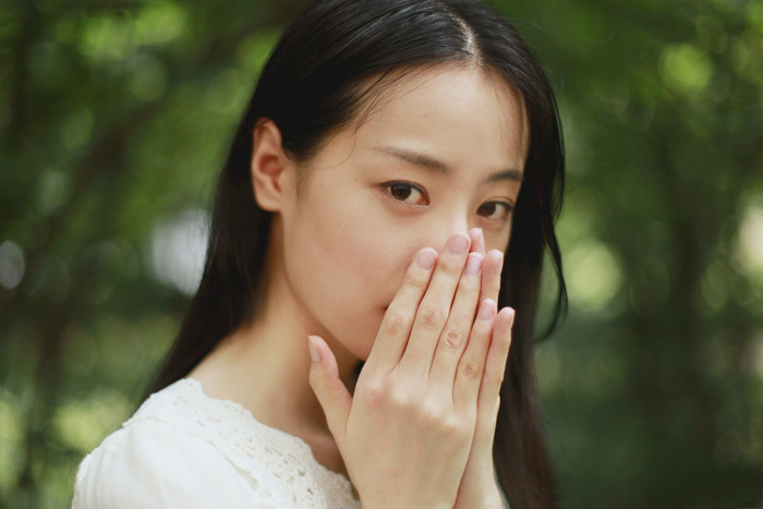 靓丽白衣女孩唯美写真