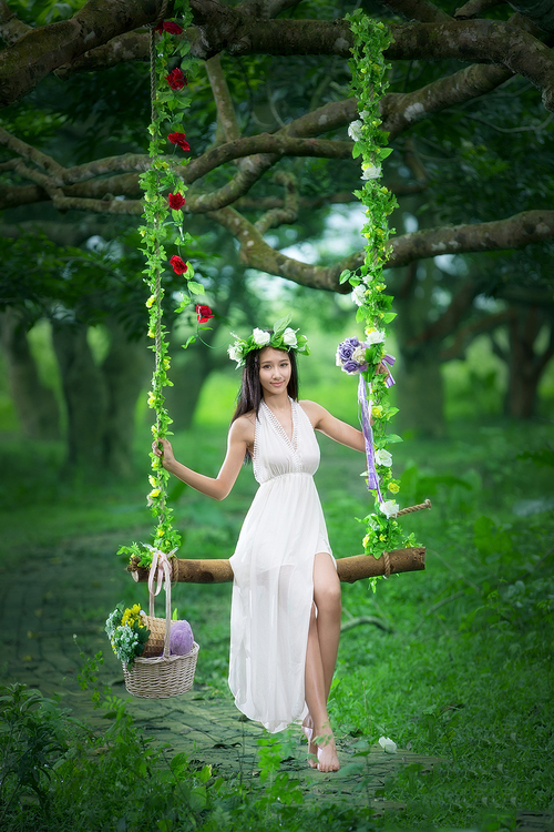 橄榄树下的花季少女