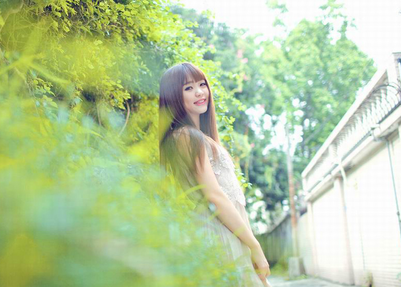 可爱美女清纯夏日迷人街拍写真