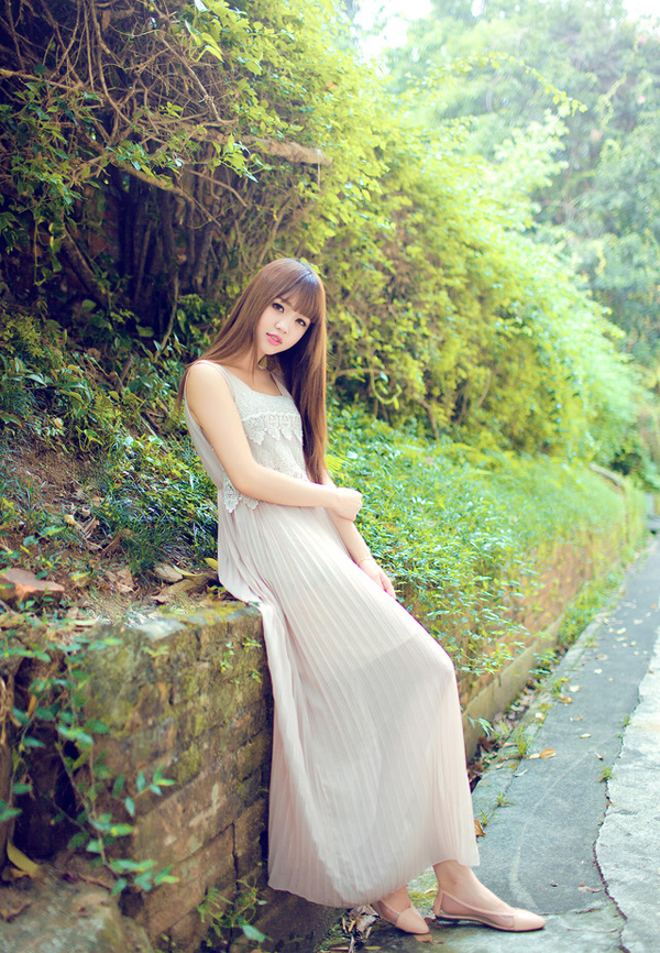 可爱美女清纯夏日迷人街拍写真