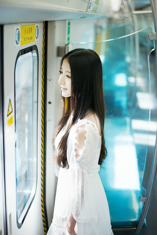 小清新美女薄纱短裙甜美迷人照