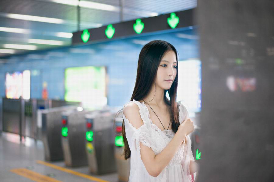 小清新美女薄纱短裙甜美迷人照